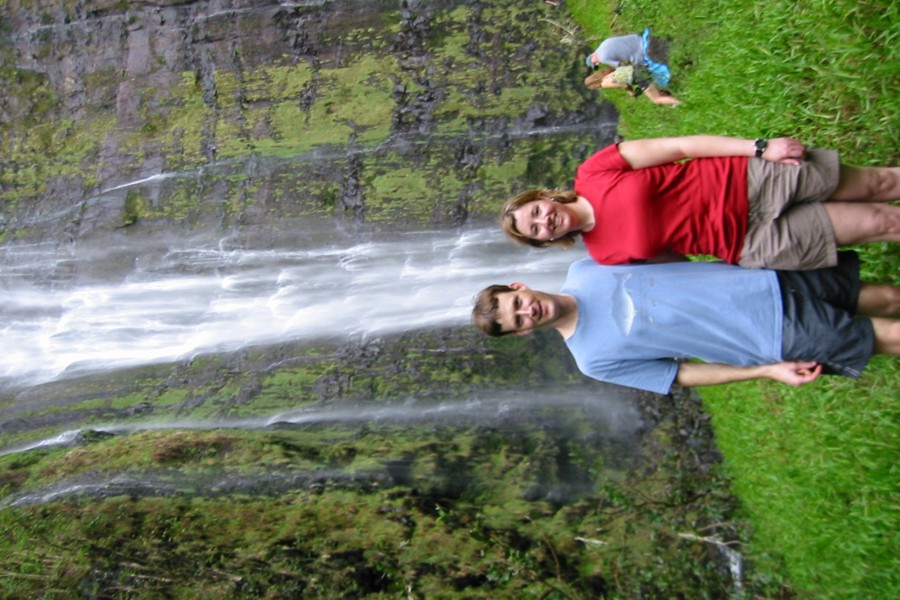 ../image/bill and julie at waimoku falls.jpg